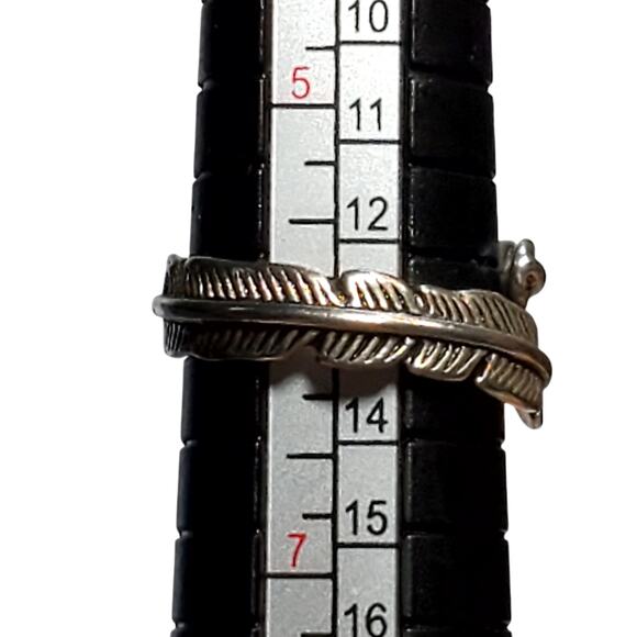Silver Tone Feather Wrap Ring Sz 6 Unsigned - Picture 4 of 6